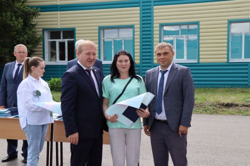 Выпускникам Дрожжановского техникума вручили дипломы