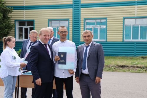 Выпускникам Дрожжановского техникума вручили дипломы