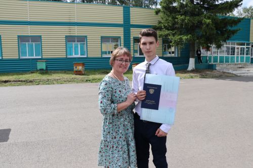 Выпускникам Дрожжановского техникума вручили дипломы