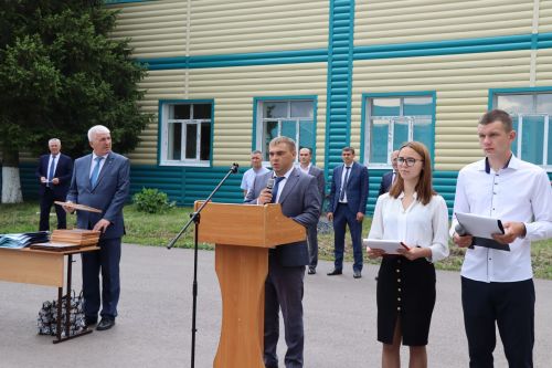 Выпускникам Дрожжановского техникума вручили дипломы