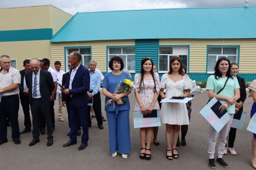 Выпускникам Дрожжановского техникума вручили дипломы