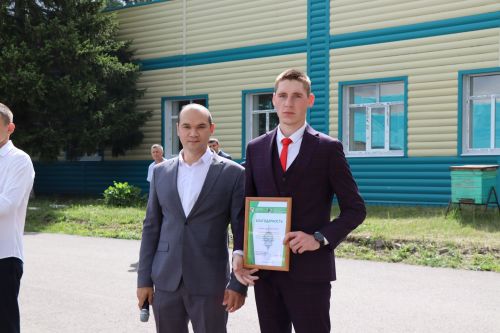 Выпускникам Дрожжановского техникума вручили дипломы
