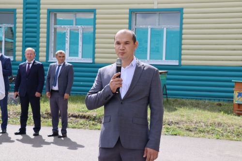 Выпускникам Дрожжановского техникума вручили дипломы