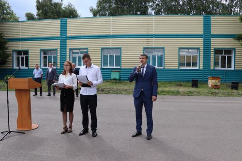 Выпускникам Дрожжановского техникума вручили дипломы