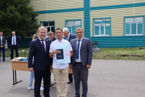 Выпускникам Дрожжановского техникума вручили дипломы