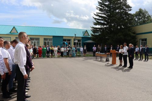 Выпускникам Дрожжановского техникума вручили дипломы
