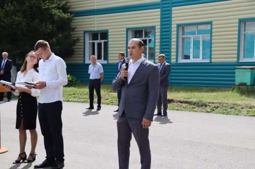 Выпускникам Дрожжановского техникума вручили дипломы