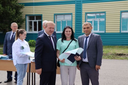 Выпускникам Дрожжановского техникума вручили дипломы