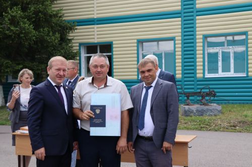 Выпускникам Дрожжановского техникума вручили дипломы