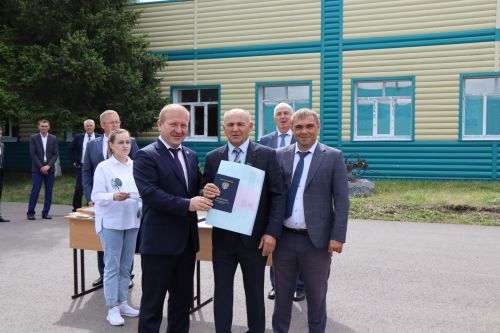 Выпускникам Дрожжановского техникума вручили дипломы