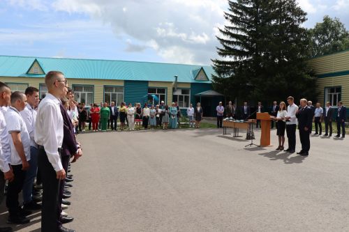 Выпускникам Дрожжановского техникума вручили дипломы