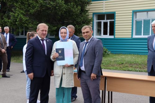 Выпускникам Дрожжановского техникума вручили дипломы