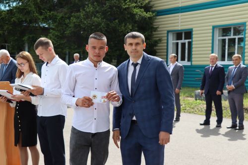 Дрожжановским выпускникам отраслевых технологий были вручены золотые знаки отличия ВФСК ГТО
