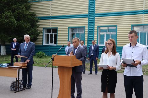 Выпускникам Дрожжановского техникума вручили дипломы