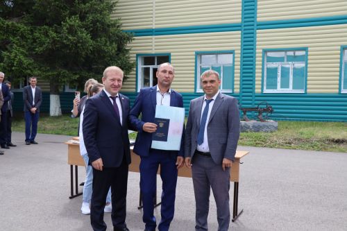 Выпускникам Дрожжановского техникума вручили дипломы