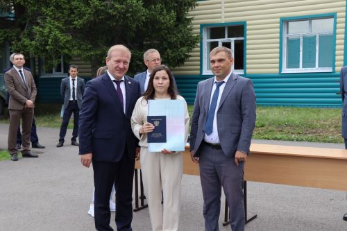 Выпускникам Дрожжановского техникума вручили дипломы
