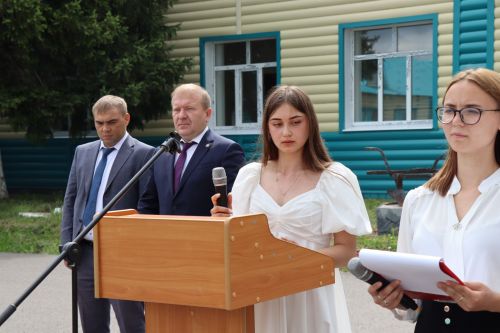 Выпускникам Дрожжановского техникума вручили дипломы