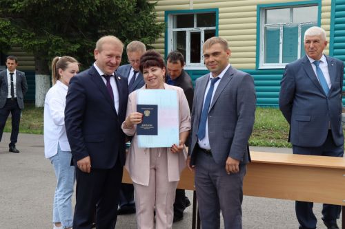 Выпускникам Дрожжановского техникума вручили дипломы