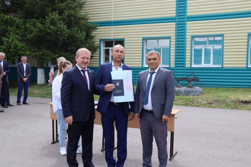 Выпускникам Дрожжановского техникума вручили дипломы