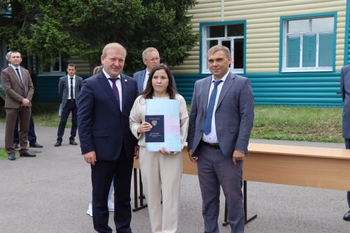 Выпускникам Дрожжановского техникума вручили дипломы