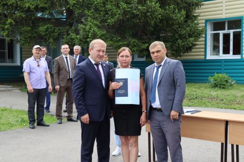 Выпускникам Дрожжановского техникума вручили дипломы