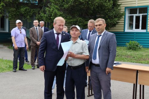 Выпускникам Дрожжановского техникума вручили дипломы