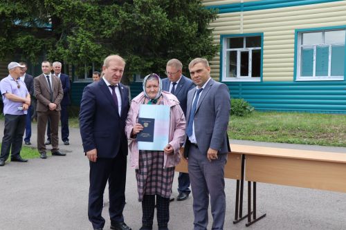 Выпускникам Дрожжановского техникума вручили дипломы