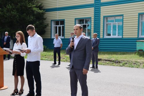 Выпускникам Дрожжановского техникума вручили дипломы