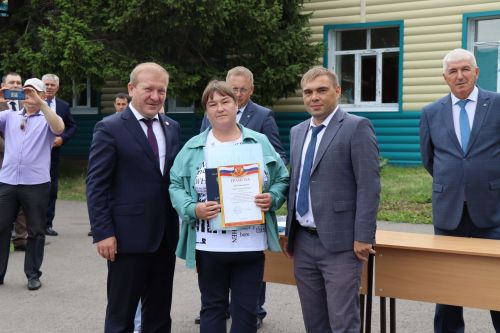 Выпускникам Дрожжановского техникума вручили дипломы