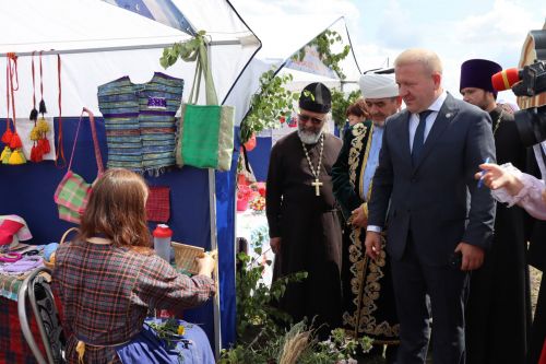 В Дрожжановском районе проходит фестиваль «Троицкие напевы»