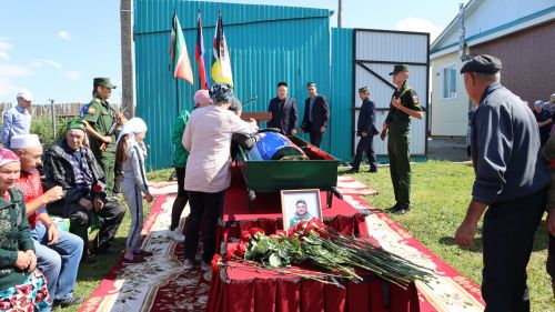 В Дрожжановском районе простились с военнослужащим, который погиб в СВО