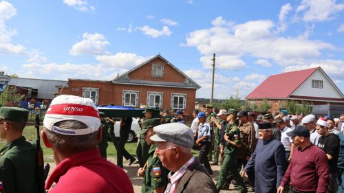 В Дрожжановском районе простились с военнослужащим, который погиб в СВО
