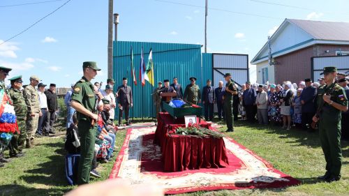 В Дрожжановском районе простились с военнослужащим, который погиб в СВО