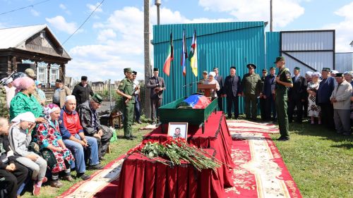 В Дрожжановском районе простились с военнослужащим, который погиб в СВО