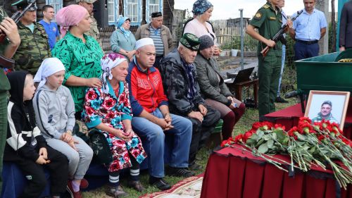 В Дрожжановском районе простились с военнослужащим, который погиб в СВО
