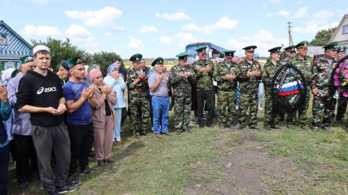 В Дрожжановском районе простились с военнослужащим, который погиб в СВО
