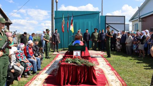 В Дрожжановском районе простились с военнослужащим, который погиб в СВО