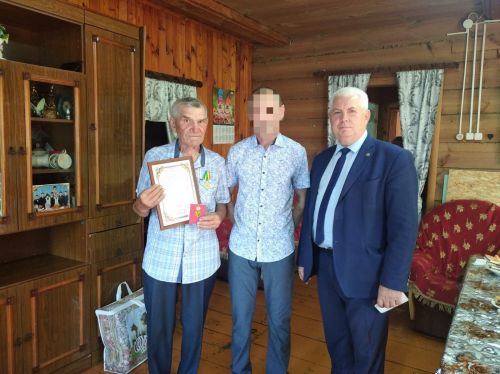 Дрожжановский участник СВО прибыл в отпуск на день рождения отца