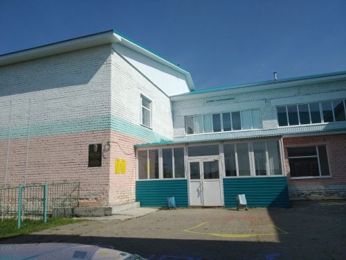 В рамках проекта «Партийный десант» Алексей Ярухин ознакомился с ходом капремонта в Нижнечекурской СОШ