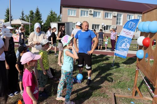 В Дрожжаном ко Дню семьи, любви и верности прошли праздничные мероприятия