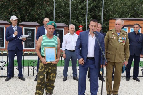 В селе Новое Ильмово Дрожжановского района открыли Аллею Славы