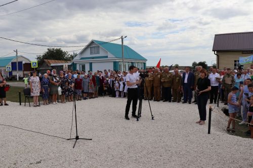 В селе Новое Ильмово Дрожжановского района открыли Аллею Славы