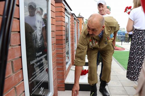 В селе Новое Ильмово Дрожжановского района открыли Аллею Славы