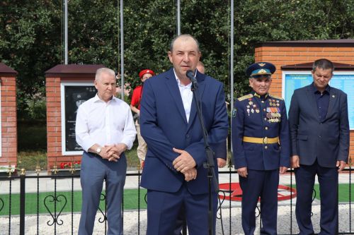 В селе Новое Ильмово Дрожжановского района открыли Аллею Славы