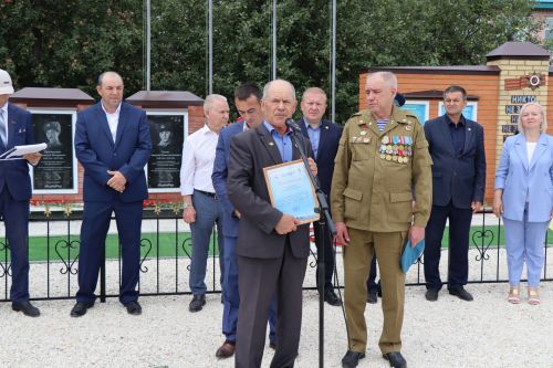 В селе Новое Ильмово Дрожжановского района открыли Аллею Славы