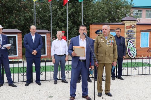 В селе Новое Ильмово Дрожжановского района открыли Аллею Славы