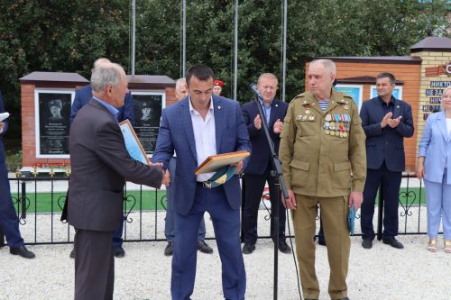 В селе Новое Ильмово Дрожжановского района открыли Аллею Славы