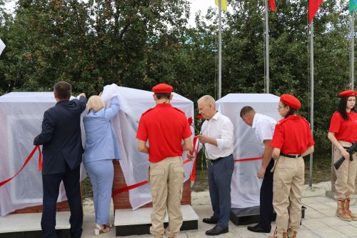 В селе Новое Ильмово Дрожжановского района открыли Аллею Славы
