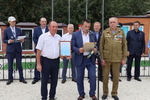 В селе Новое Ильмово Дрожжановского района открыли Аллею Славы