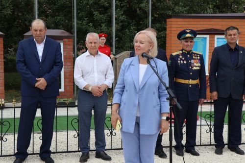 В селе Новое Ильмово Дрожжановского района открыли Аллею Славы